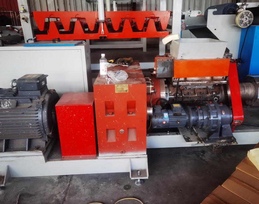 Butyylikumi vedenpitävä kalvo tuotantolinja